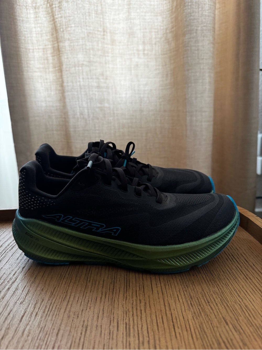 Altra Women’s Sneakers in Black with Teal Accents - Picture 4 of 7